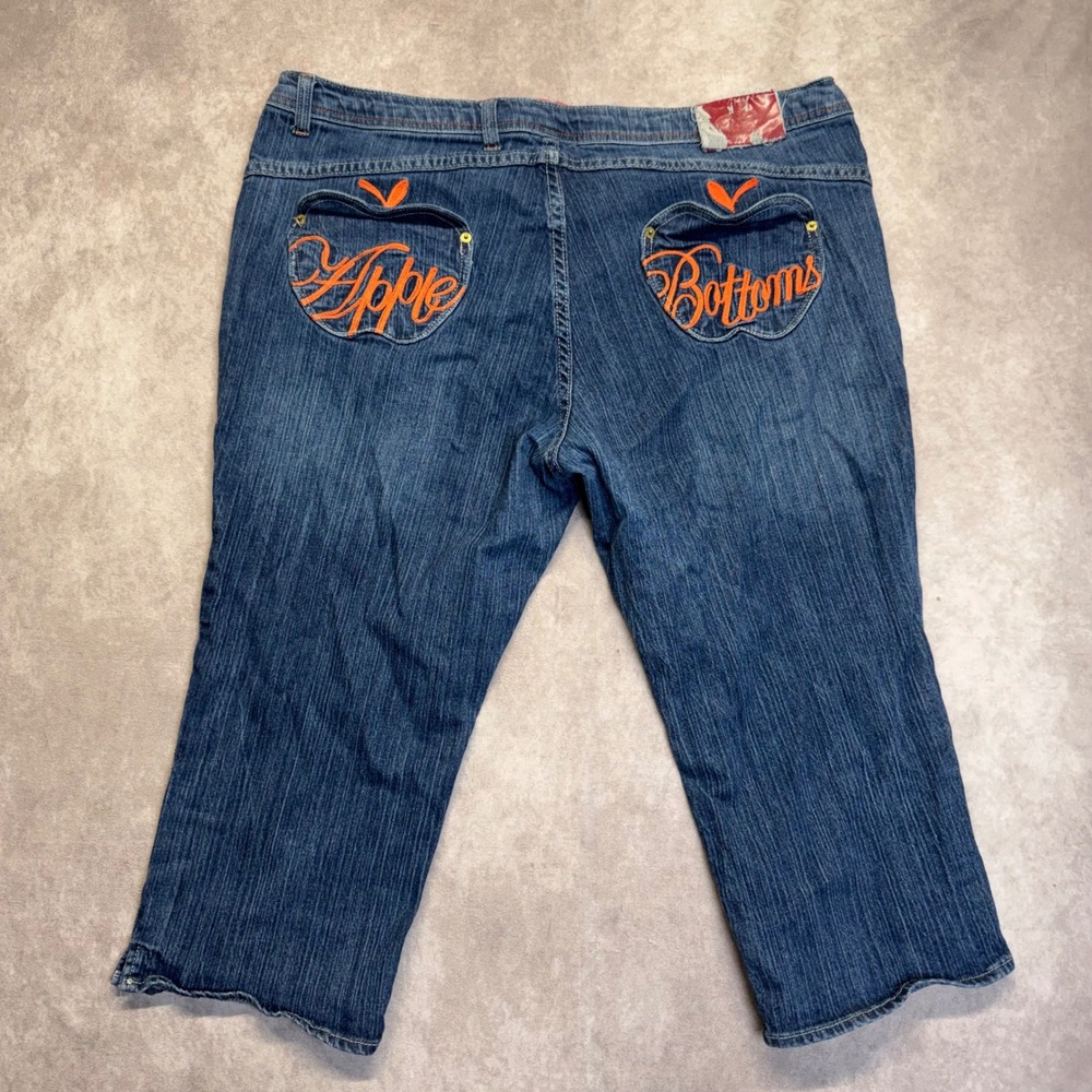 Apple Bottoms Women Blue Denim Capri Jeans Embroidered Pockets Size 19/20 Y2K